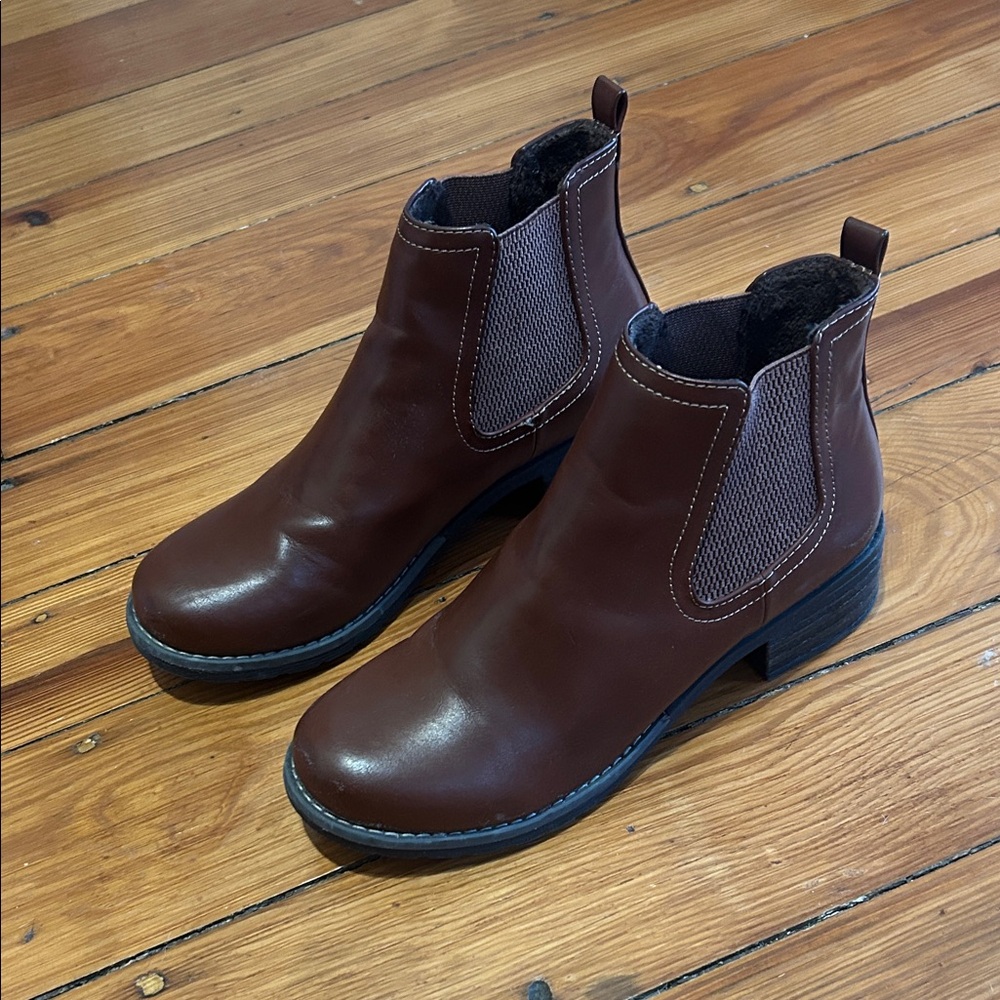 Eastland Chestnut Ankle Booties